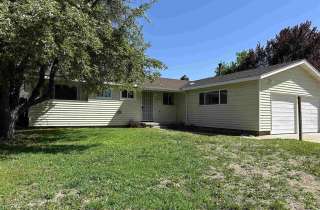527 Lakewood Way Susanville, CA 96130